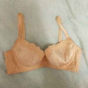 SOLD - Ampere Lily bra size 65D (28D)